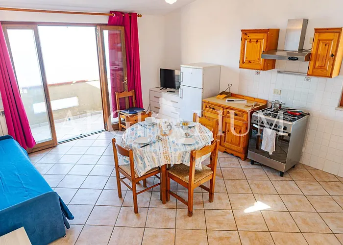 Castello 4 Apartment *