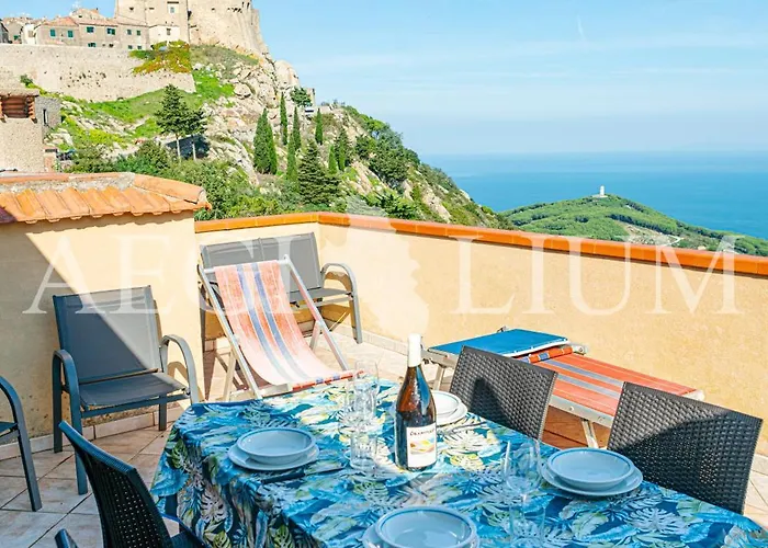 Castello 4 Apartment Giglio Castello